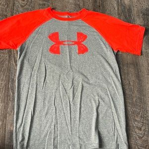 Under Armour tshirt
